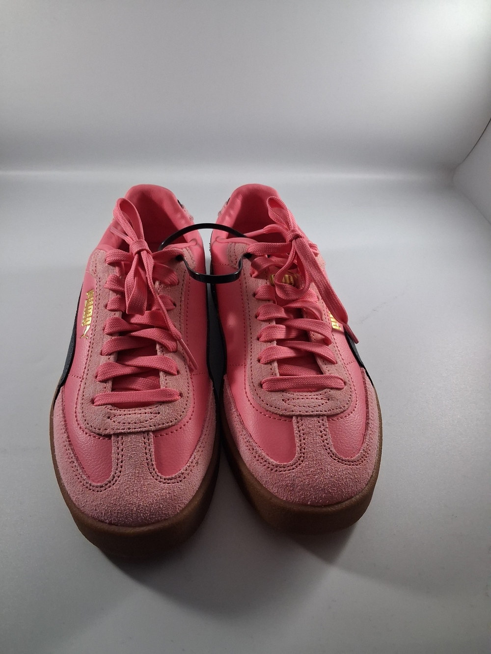 New Women’s Puma Pink Low-Profile Casual Sneakers